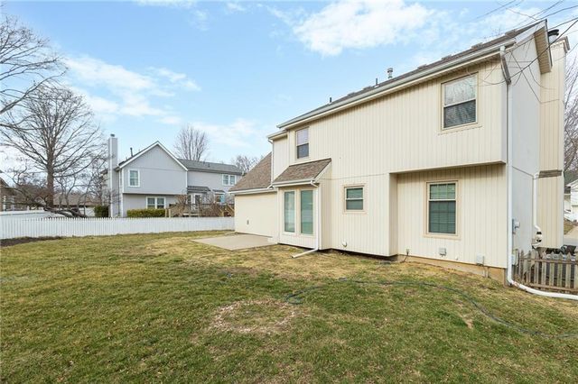 703 N SINGLETREE Street, Olathe, KS 66061