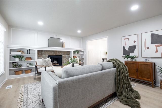 703 N SINGLETREE Street, Olathe, KS 66061