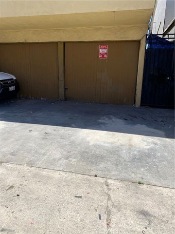1780 Lewis, Long Beach, CA 90813