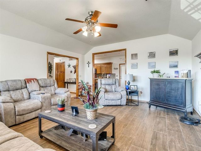 1621 SW 33rd Street, Moore, OK 73160