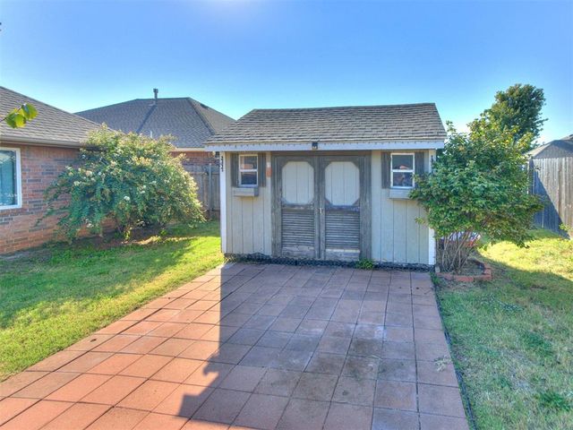 1621 SW 33rd Street, Moore, OK 73160