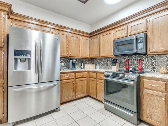 1621 SW 33rd Street, Moore, OK 73160