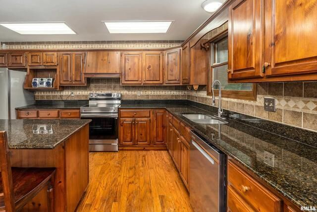 17937 Caplinger Pond Road, Marion, IL 62959