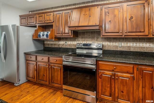 17937 Caplinger Pond Road, Marion, IL 62959