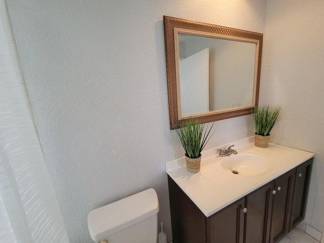 197 NW Eller St, Deerfield Beach, FL 33441