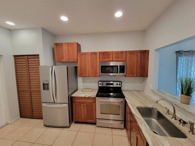 197 NW Eller St, Deerfield Beach, FL 33441