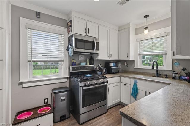 118 Chichester AVE, Hampton, VA 23669