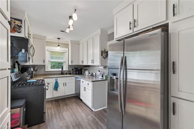 118 Chichester AVE, Hampton, VA 23669