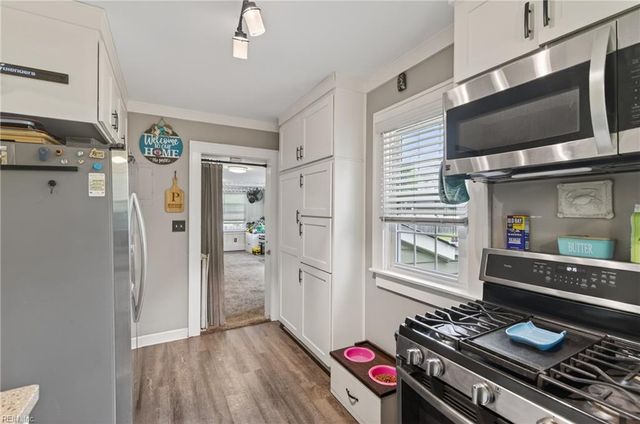 118 Chichester AVE, Hampton, VA 23669