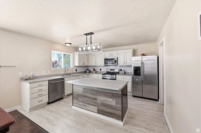 4328 N MAPLE DR, Eagle Mountain, UT 84005