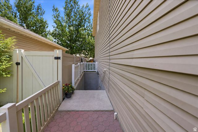 4328 N MAPLE DR, Eagle Mountain, UT 84005