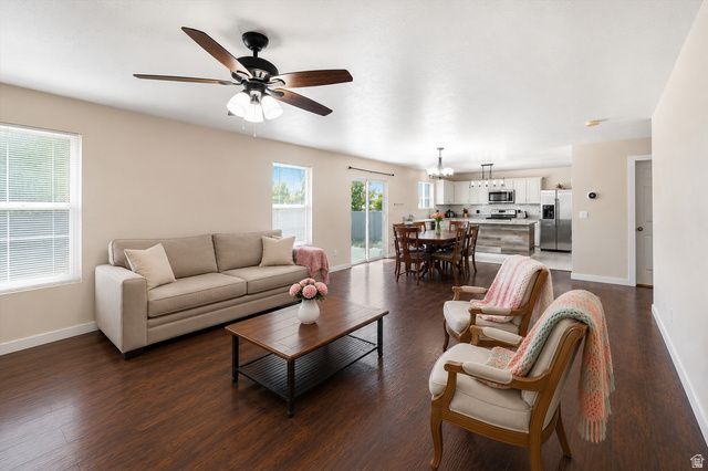 4328 N MAPLE DR, Eagle Mountain, UT 84005