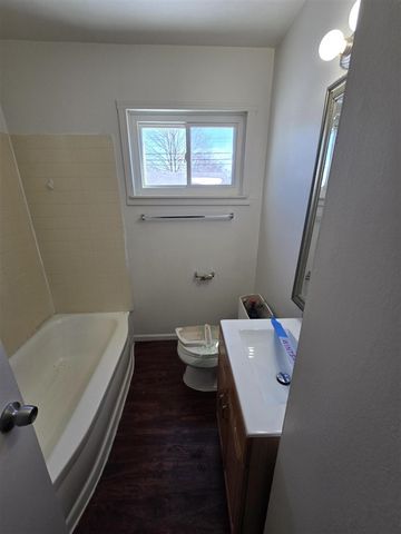 6587 Elm Street, Taylor, MI 48180