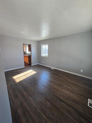 6587 Elm Street, Taylor, MI 48180