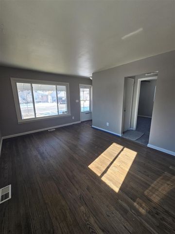 6587 Elm Street, Taylor, MI 48180