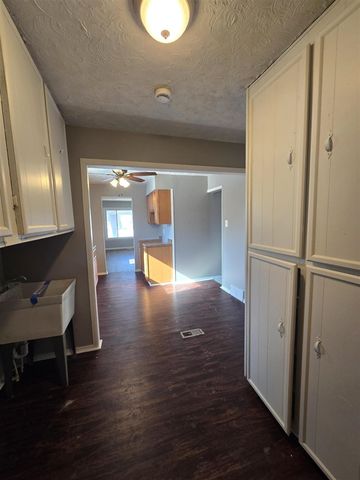 6587 Elm Street, Taylor, MI 48180