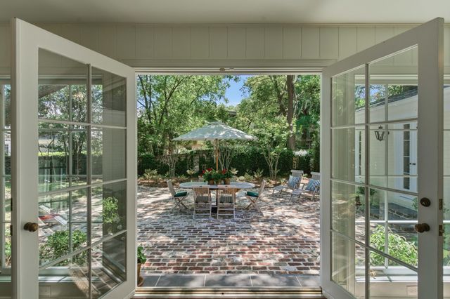 260 Confederate Circle, Charleston, SC 29407