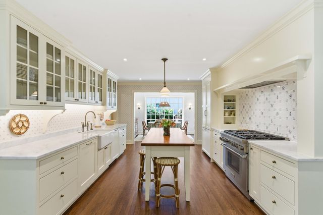 260 Confederate Circle, Charleston, SC 29407