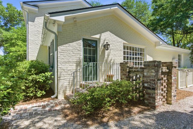 260 Confederate Circle, Charleston, SC 29407