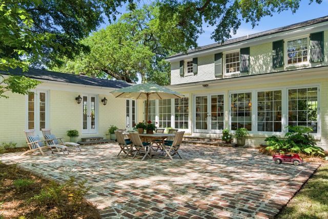 260 Confederate Circle, Charleston, SC 29407