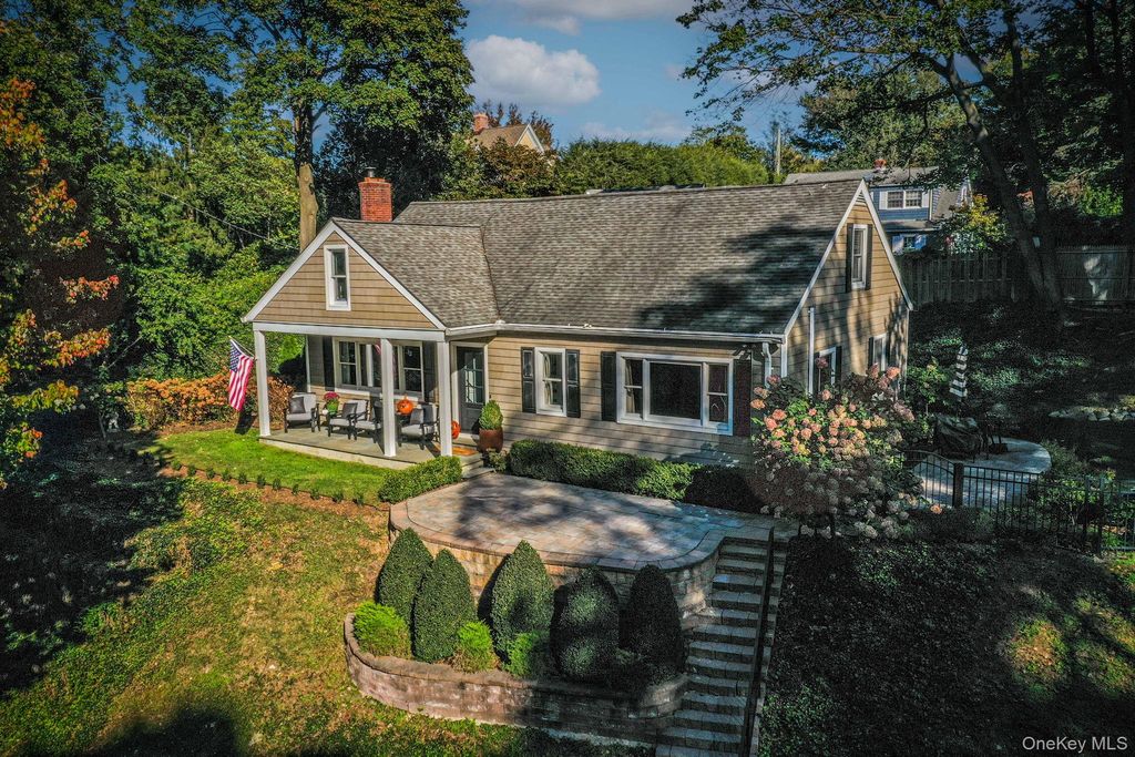 187 Scudder Avenue, Northport, NY 11768 — photo 2