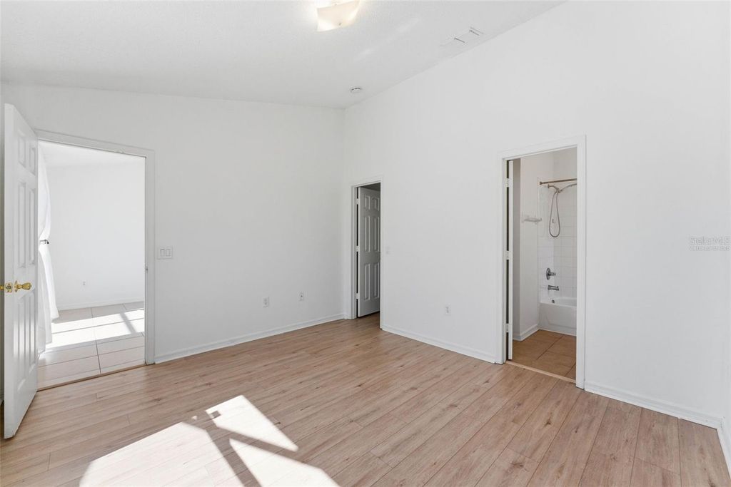 Image 24 of property listing at 1043 SOARING EAGLE LANE, Kissimmee, FL 34746