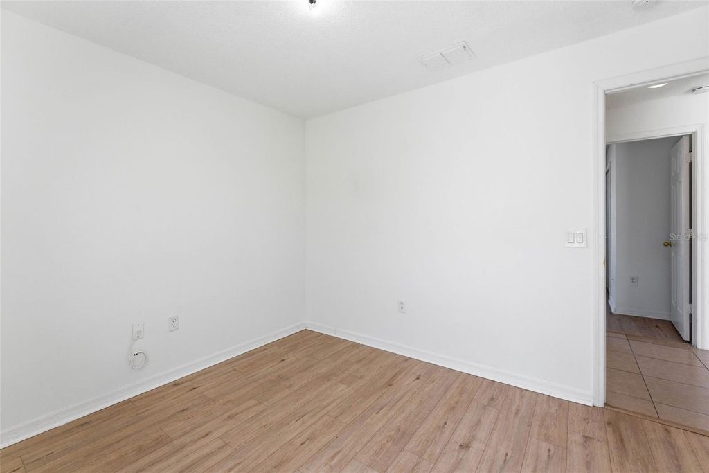 Image 36 of property listing at 1043 SOARING EAGLE LANE, Kissimmee, FL 34746