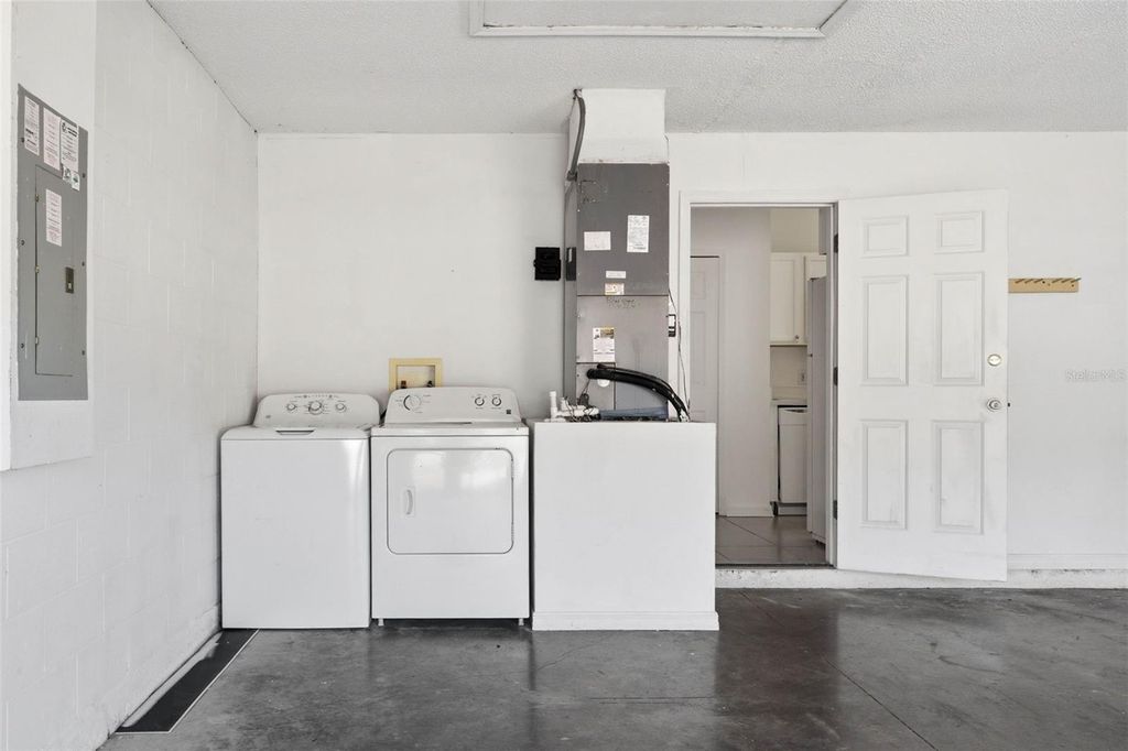 Image 46 of property listing at 1043 SOARING EAGLE LANE, Kissimmee, FL 34746