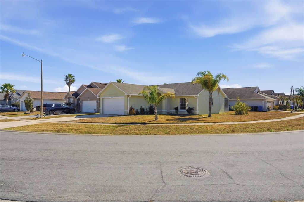 Image 63 of property listing at 1043 SOARING EAGLE LANE, Kissimmee, FL 34746