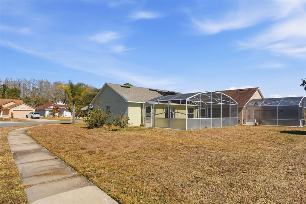 Image 64 of property listing at 1043 SOARING EAGLE LANE, Kissimmee, FL 34746