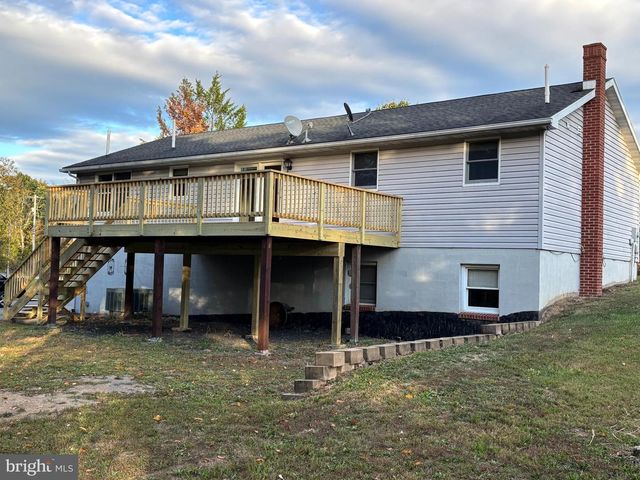 25 NELSON LN, Berkeley Springs, WV 25411