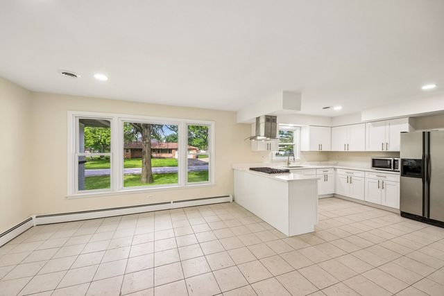 15725 New England Avenue, Tinley Park, IL 60477