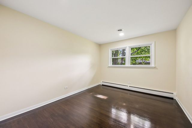 15725 New England Avenue, Tinley Park, IL 60477