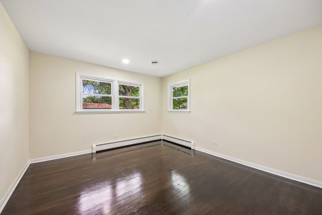 15725 New England Avenue, Tinley Park, IL 60477