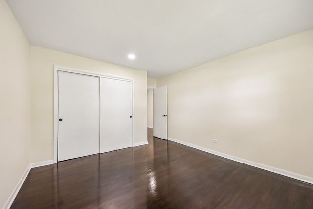 15725 New England Avenue, Tinley Park, IL 60477