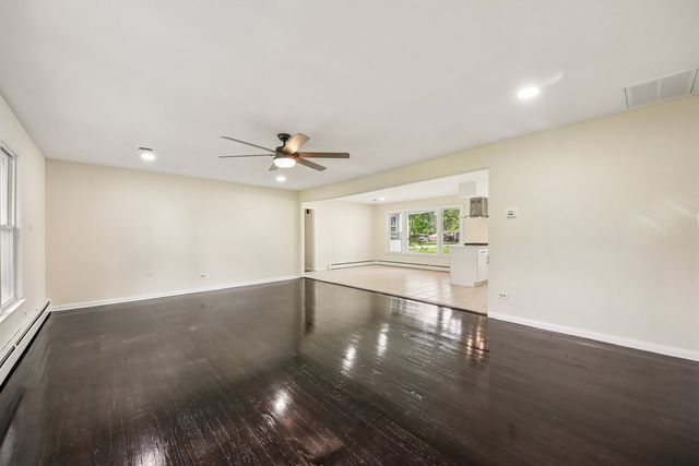 15725 New England Avenue, Tinley Park, IL 60477