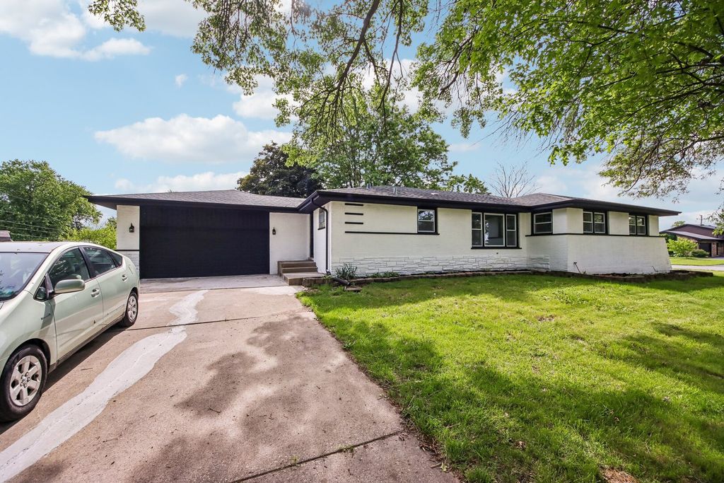 15725 New England Avenue, Tinley Park, IL 60477