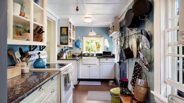 51 HILLSIDE AVE, Doylestown, PA 18901