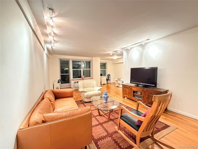 142-05 Roosevelt Avenue 519, Flushing, NY 11354