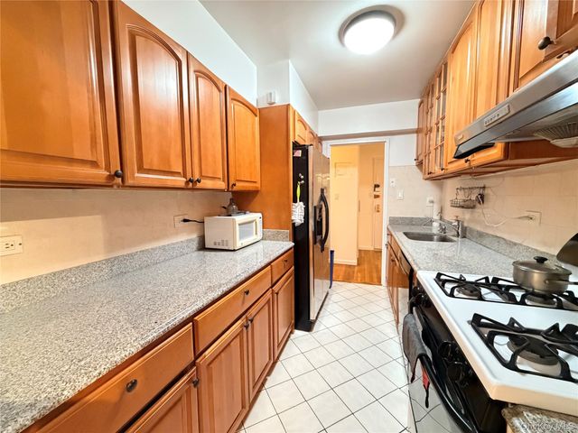 142-05 Roosevelt Avenue 519, Flushing, NY 11354
