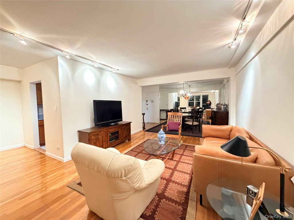 142-05 Roosevelt Avenue 519, Flushing, NY 11354