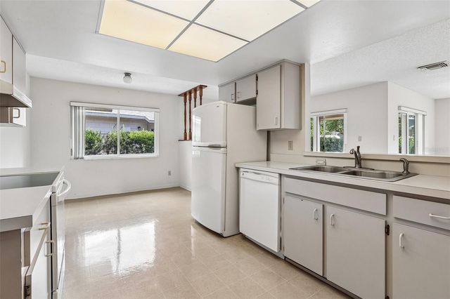 2522 LESTON COURT, Orlando, FL 32817