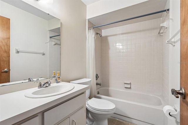 2522 LESTON COURT, Orlando, FL 32817