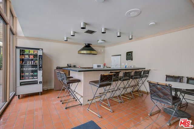 5950 Canterbury Drive C210, Culver City, CA 90230