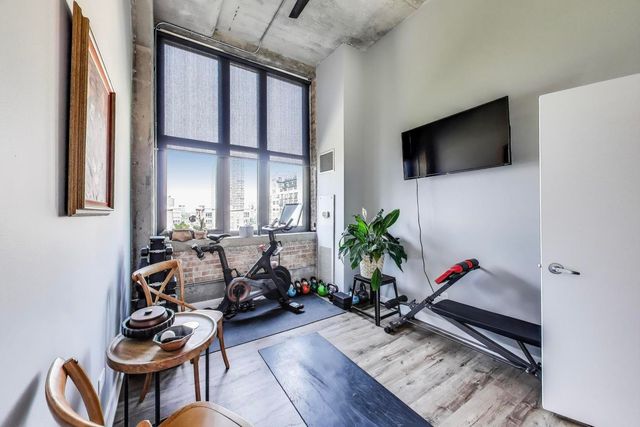 320 E 21ST Street 501, Chicago, IL 60616