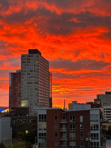 320 E 21ST Street 501, Chicago, IL 60616