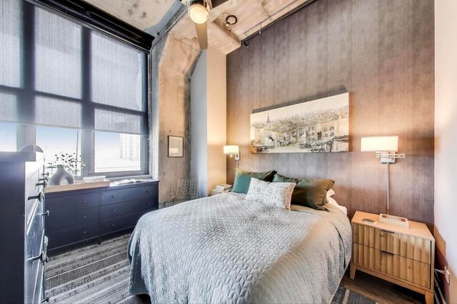 320 E 21ST Street 501, Chicago, IL 60616