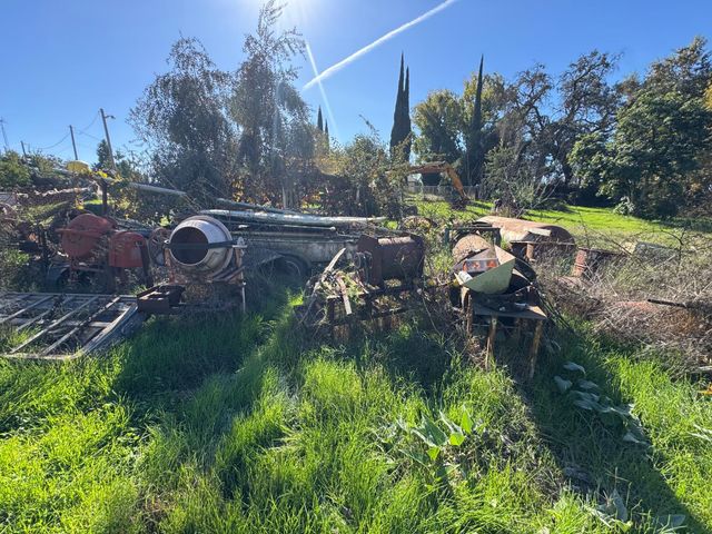 2547 Parkdale Dr, Modesto, CA 95358