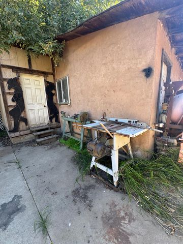 2547 Parkdale Dr, Modesto, CA 95358