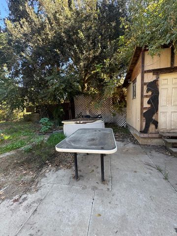 2547 Parkdale Dr, Modesto, CA 95358